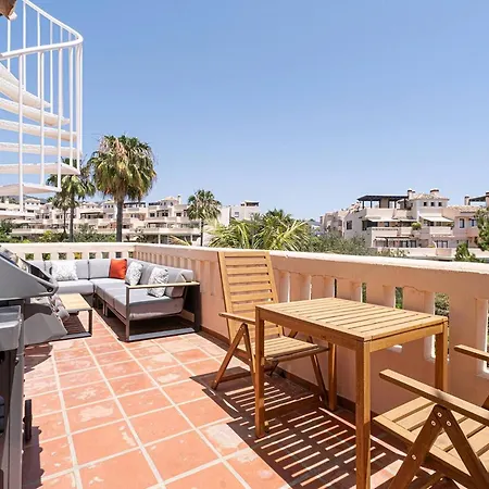 Santa Maria Elviria Golf Penthouse With Large Private Terrace And Sea Views -029 شقة ماربيا