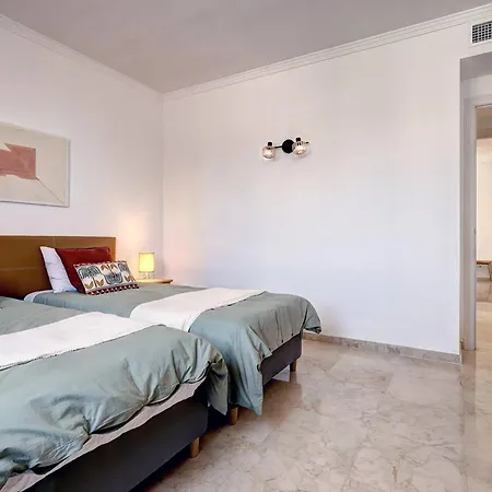 Santa Maria Elviria Golf Penthouse With Large Private Terrace And Sea Views -029 Apartment Marbella