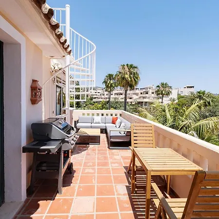 Santa Maria Elviria Golf Penthouse With Large Private Terrace And Sea Views -029 דירה